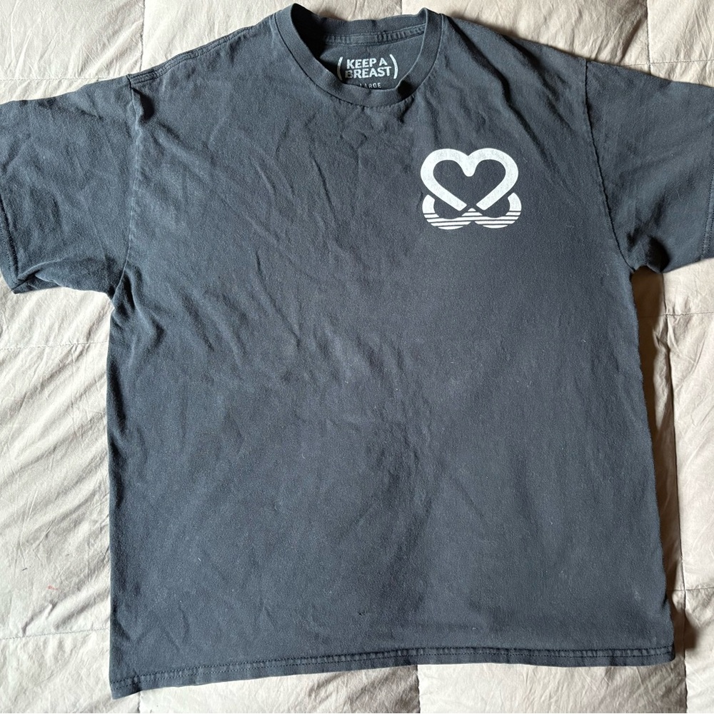 Support breast cancer (Keep A Breast) men’s T-shirt size L